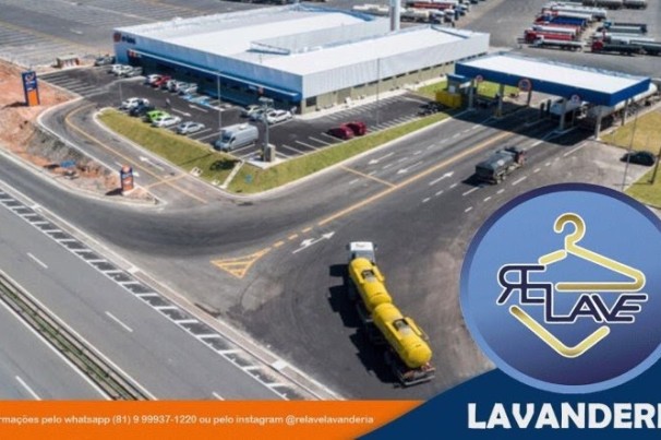 Filha de caminhoneiro abre lavanderia especializada em roupas de motoristas de caminhão