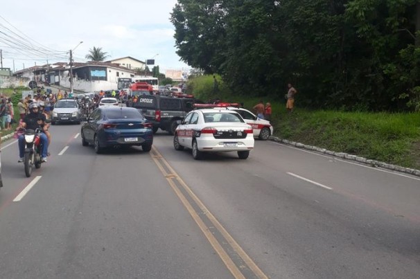 Pai, mãe e filha morrem após colisão envolvendo carro e moto em João Pessoa