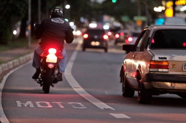 Segurança ao pilotar: dicas para evitar acidentes e garantir proteção do motociclista