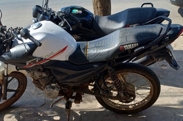 PRF na Paraíba apreende seis veículos adulterados e prende foragido da Justiça por roubo