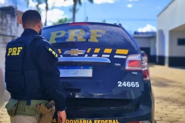 PRF prende em Mamanguape-PB indivíduo acusado de homicídio ocorrido na véspera de Natal