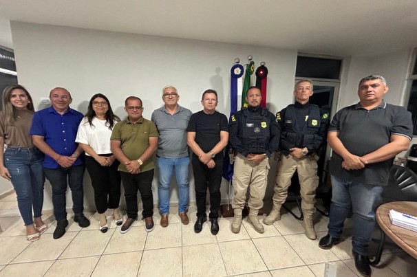 PRF e Prefeitura de Pombal realizam reunião para melhorar segurança viária na região