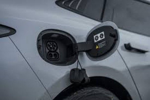 Como funciona novo sistema da BYD capaz de recarregar carro elétrico em apenas 5 minutos