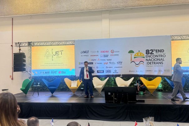 Presidente da Feneauto Lança JET no 82º Encontro Nacional de DETRANs