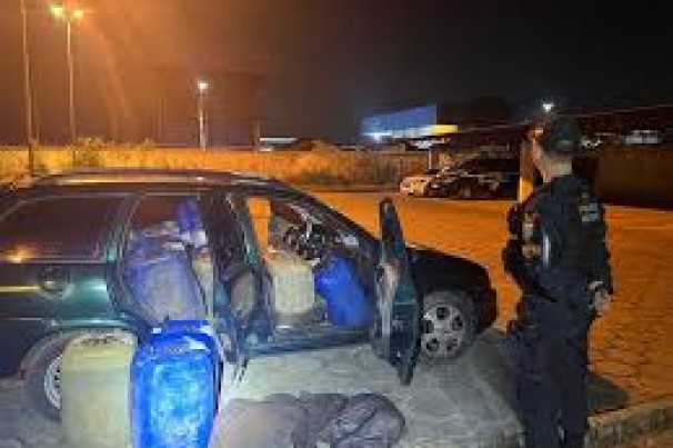Carro com 900 litros de gasolina transportada irregularmente é apreendido em Boa Vista