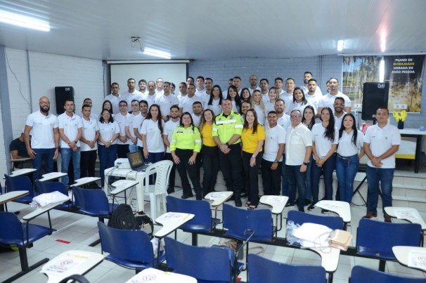 Novos agentes de mobilidade participam de aula inaugural de curso de formação em JP