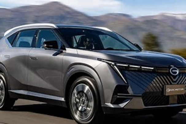 SUVs vão matar os hatches? Presidente da Stellantis diz que não