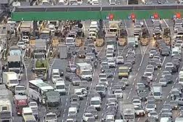 Atropelamento mata pedestre na Ayrton Senna em Itaquaquecetuba