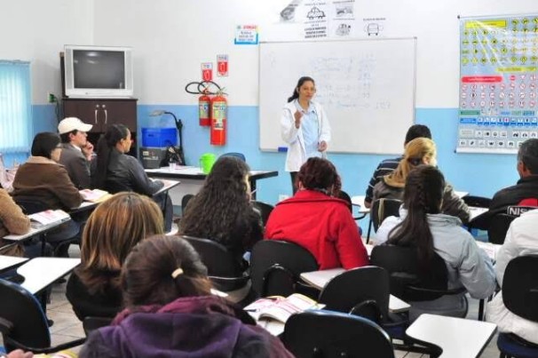 OMS defende educação para o trânsito. Por que a Senatran insiste no caminho oposto?