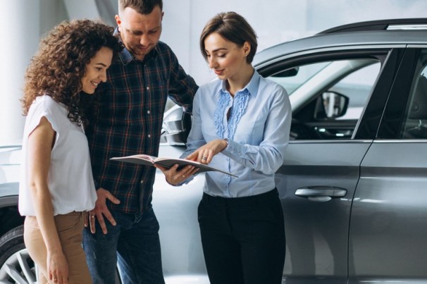 Um em cada quatro compradores usa IA para escolher carros