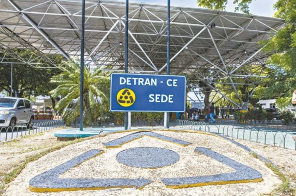 Enquanto SENATRAN se omite, o DETRAN/CE cumpre o CTB e fiscaliza formação de condutores