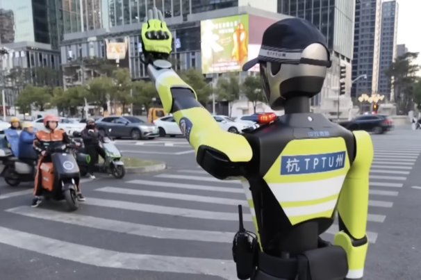 Entenda como a China usa robôs com IA para controlar trânsito