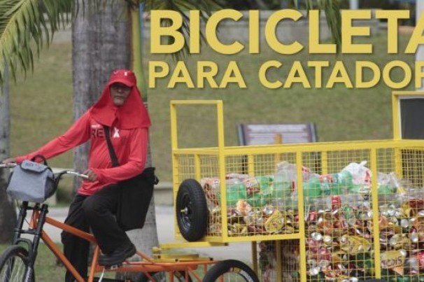 Catadores de Alagoas ganham bikes de cargas para evitar crueldade com cavalos