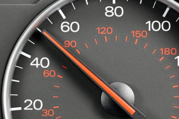 Para especialista, Brasil precisa aumentar o controle de velocidade nas vias