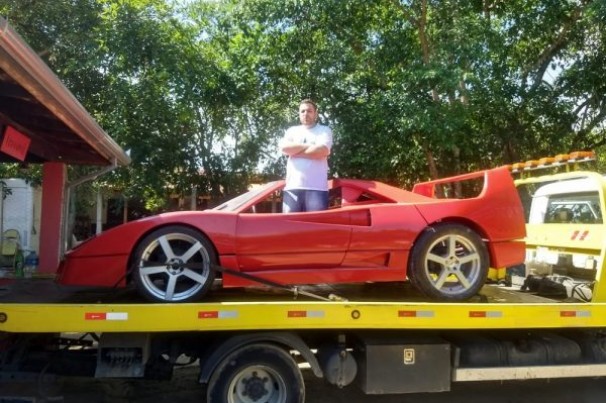 Homem que foi processado pela Ferrari por plágio, pede indenização por dano moral