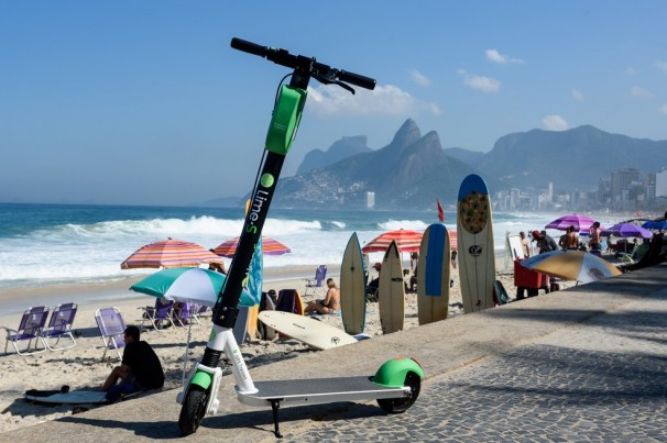 Seis meses após ser lançada, operadora de patinetes Lime encerra atividades no Brasil