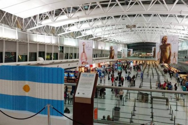 Argentina proíbe venda de passagens aéreas