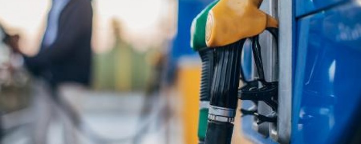 Defasagem da gasolina sobe para 19% nesta segunda,diz associação de importadores