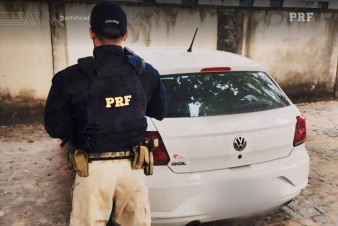 PRF recupera em Campina Grande-PB carro roubado há dois meses em Recife-PE