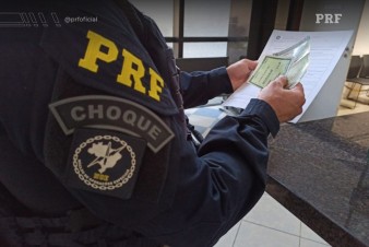 PRF flagra carreteiro utilizando documento falso em São Mamede-PB