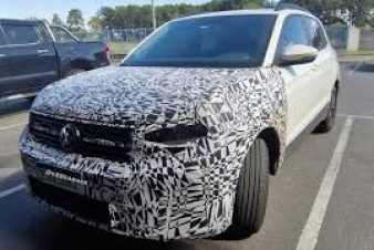 Flagra: novo Volkswagen T-Cross revela as novidades do painel