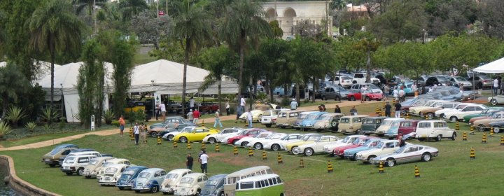 Exposição de carros antigos em Brasília reúne 200 exemplares desde 1920