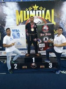 Agente de trânsito é campeão mundial de jiu-jitsu