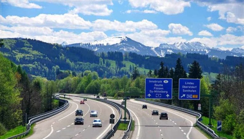 Alemanha tem rodovias sem limite de velocidade, mas trânsito mata 4 vezes menos do que no Brasil