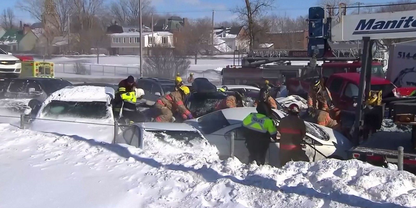 Engavetamento com mais de 200 carros deixa 2 mortos no Canadá