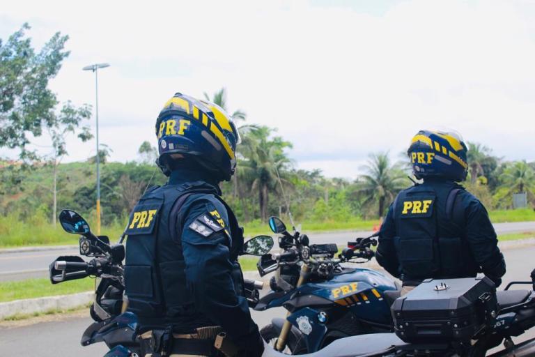 PRF flagra motociclistas disputando ‘racha’ na BR 367
