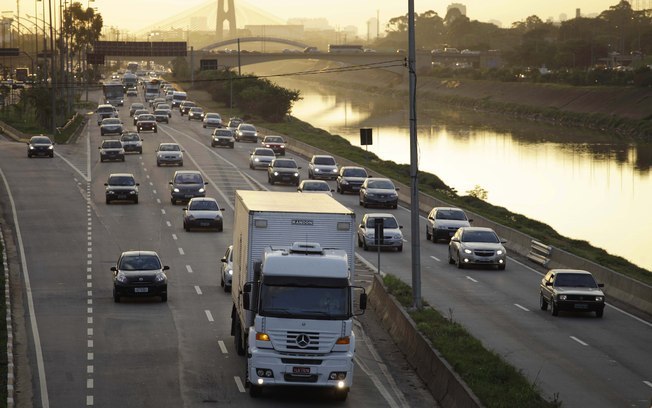 SP tem circulação de veículos de carga em período integral