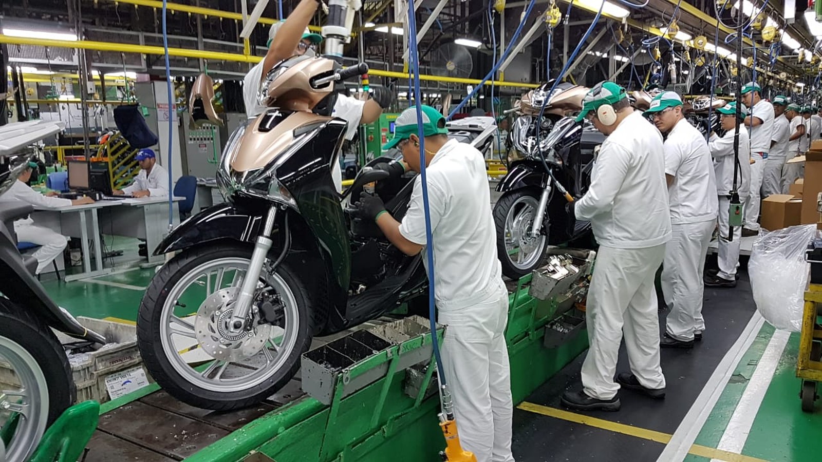 Produção de motos cai 98% em abril