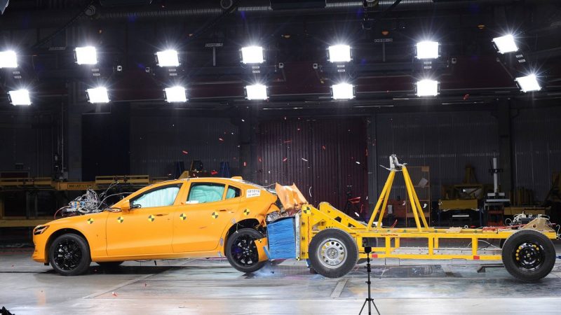 Volvo limita velocidade máxima de seus carros novos