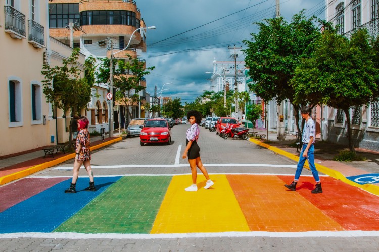 Afinal, colorir as faixas de pedestres fere ou não o Código de Trânsito?