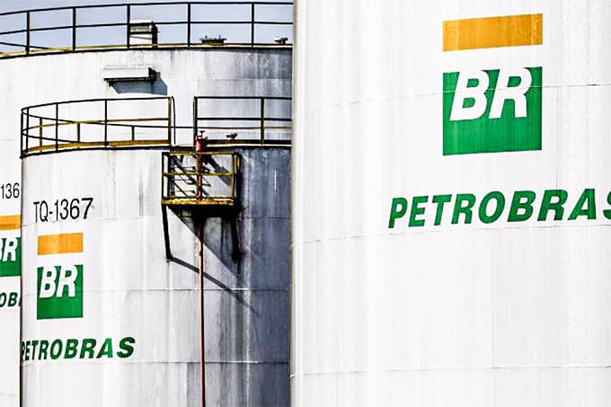 Ações da Petrobras voltam a ter negociações suspensas nesta segunda-feira