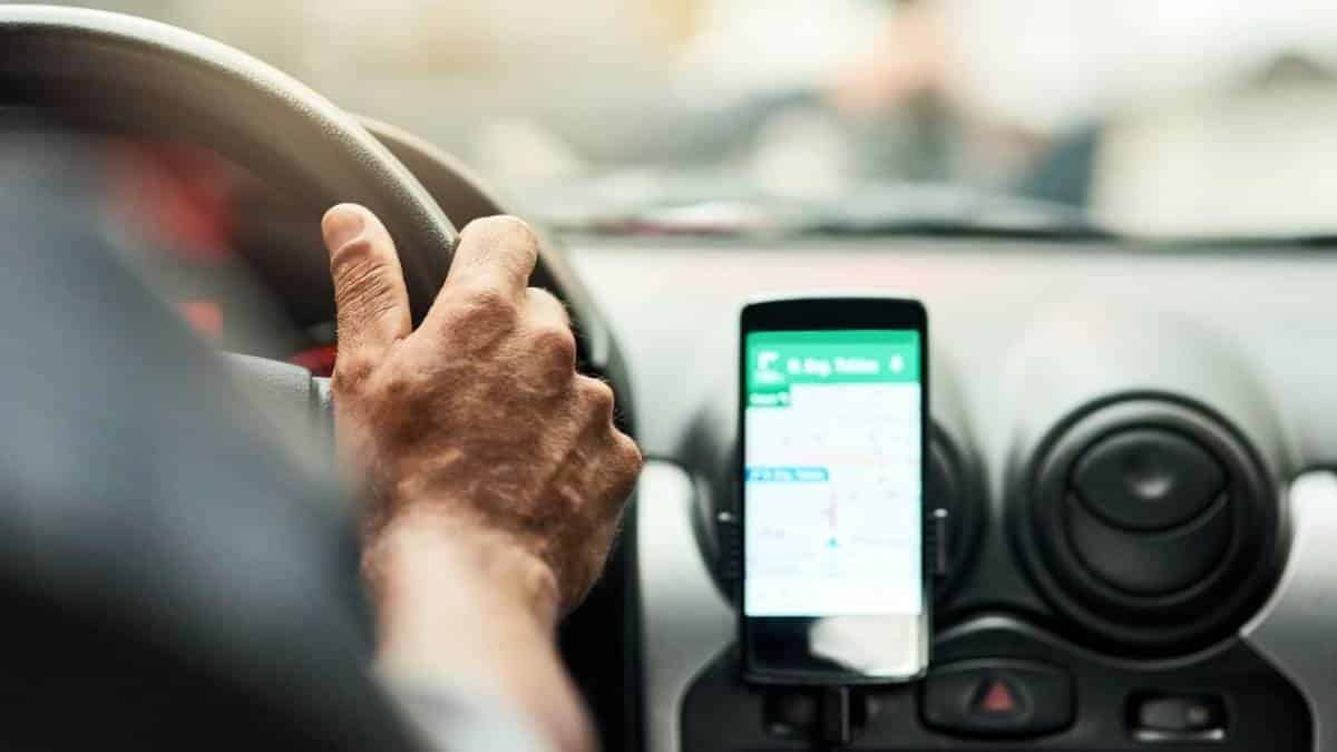 Preço dos combustíveis faz motoristas de aplicativo largarem a profissão