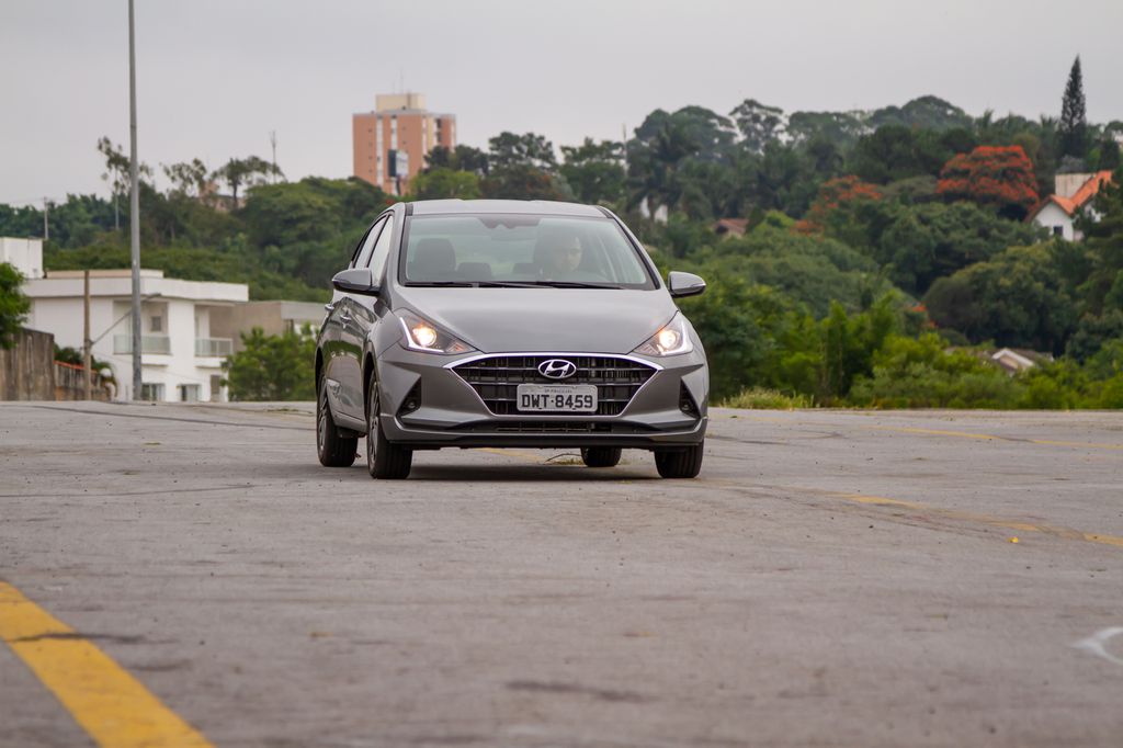 Hyundai anuncia interrupção total da produção de carros no Brasil
