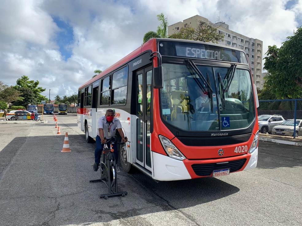 Motoristas de ônibus assumem lugar de ciclistas em capacitação