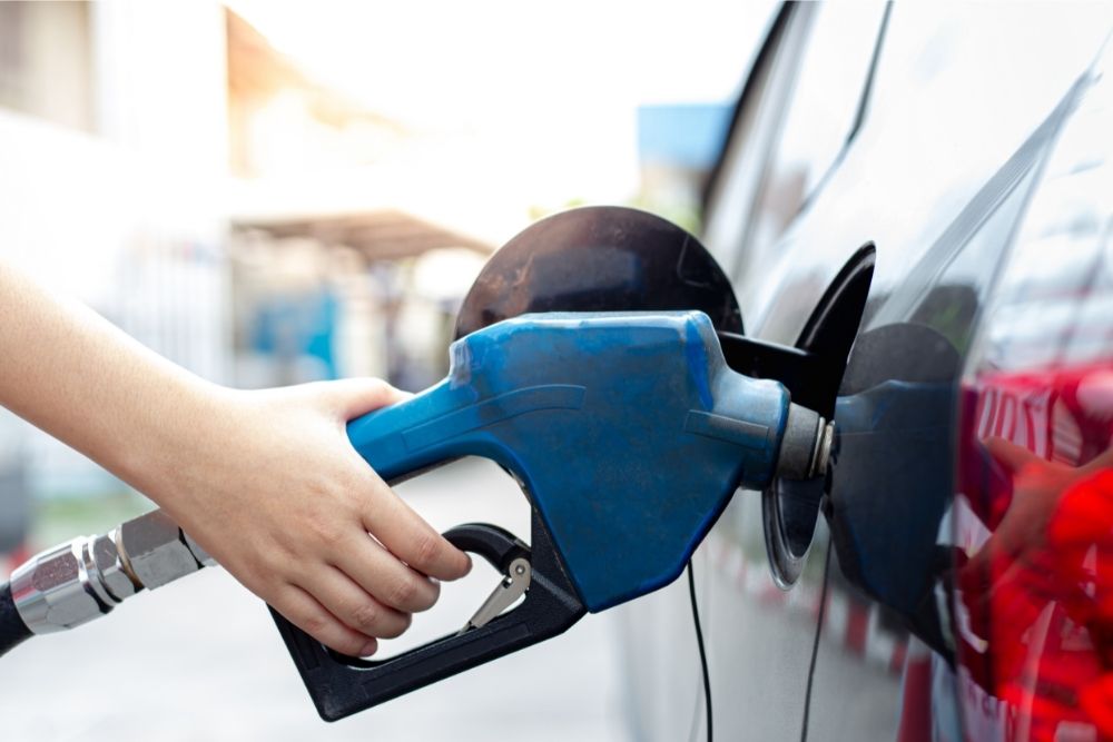 Preço da gasolina sofreu uma queda de 0,68%; veja cenário atual