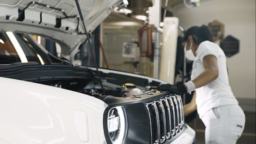 Com prejuízos bilionários, ainda vale a pena produzir carros no Brasil?