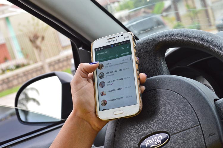 Médicos do tráfego alertam para aumento de acidentes por uso do celular ao volante
