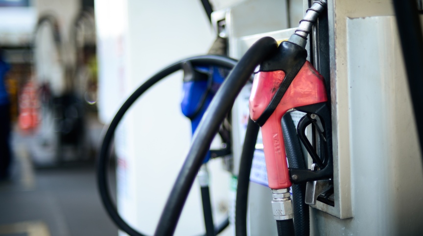 Com disparada nos preços, empresas tentam diminuir o uso de combustíveis