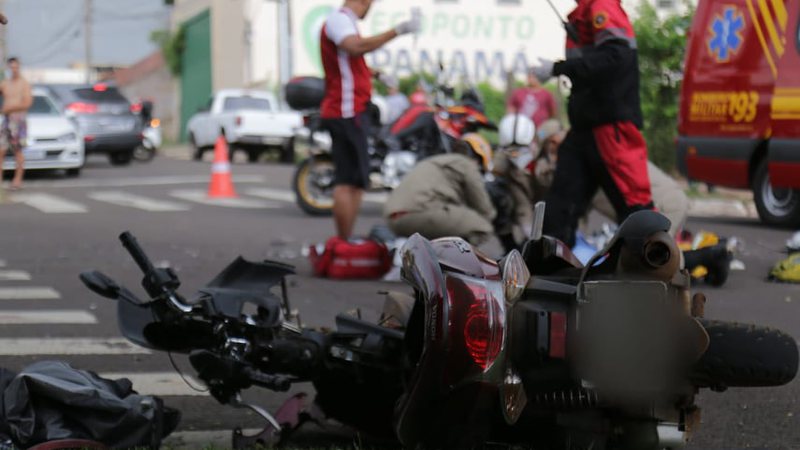 Filho morre depois da mãe em acidente entre moto e carreta em Campo Grande