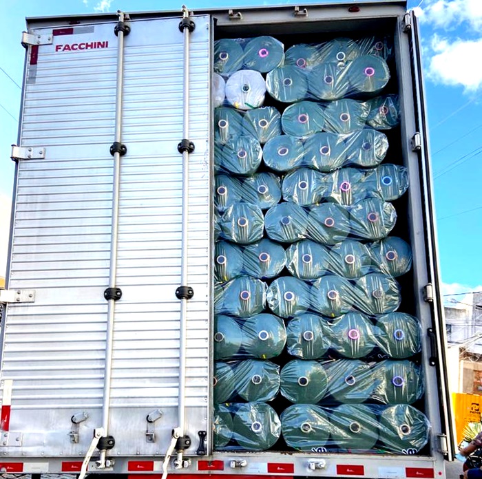 Caminhão baú é apreendido com carga de algodão avaliada em R$ 278 mil