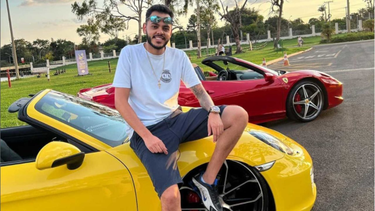 Influencer detido em operação contra rifas ilegais ostenta carros de luxo  nas redes