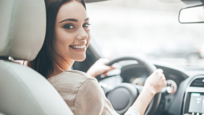 Mulheres no volante: por que a independência ainda incomoda?
