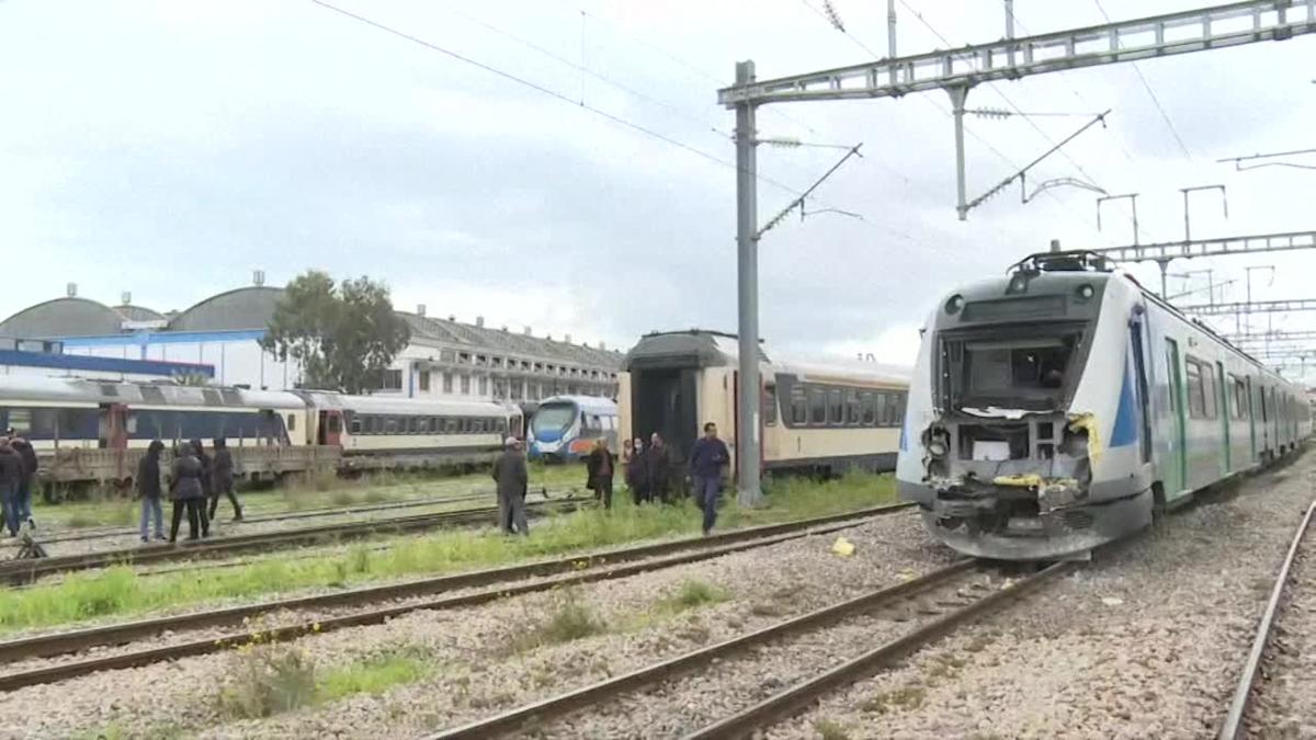 Choque de trens deixa 95 feridos em Tunes