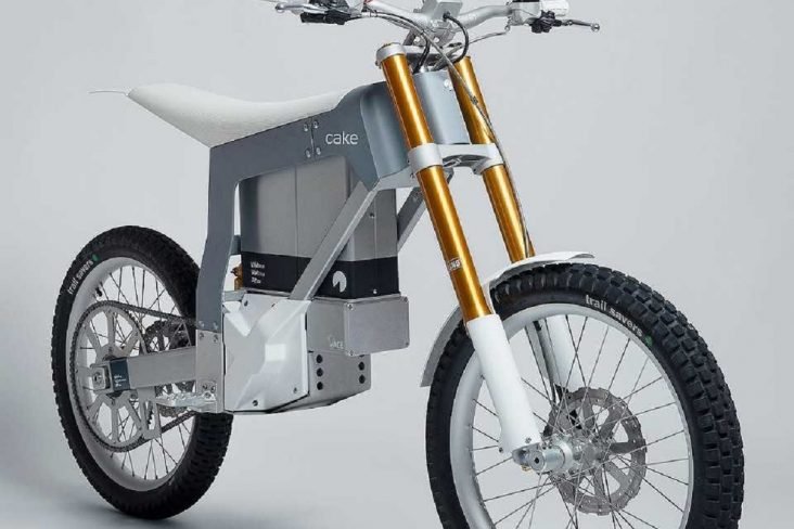 Montadora sueca pretende utilizar papel para produzir motos elétricas