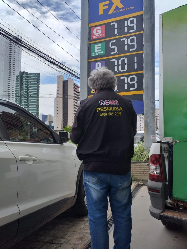 Consumidor pode encontrar preço da gasolina por R$ 7,190 em postos de combustíveis