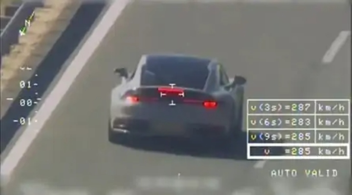 Motorista de Porsche 911 é preso depois de chegar a 285 km/h em rodovia